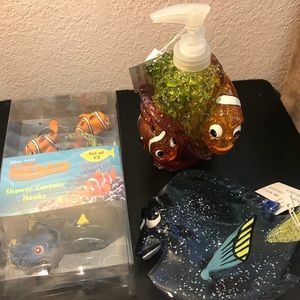 Disney Finding Nemo bathroom set (new)